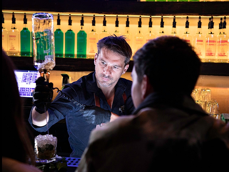 Amsterdam Icebar bartender