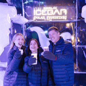 Icebar Berlin cheers 752x752