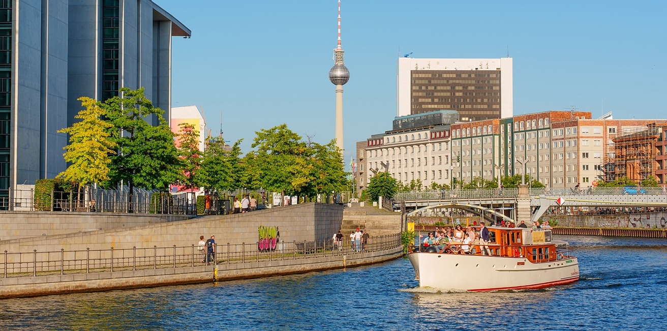 Berlin Summer Boat on Spree header crop
