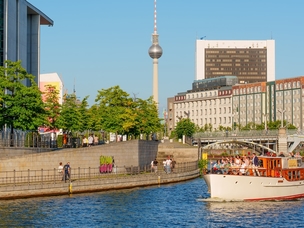 Berlin Summer Boat on Spree header crop