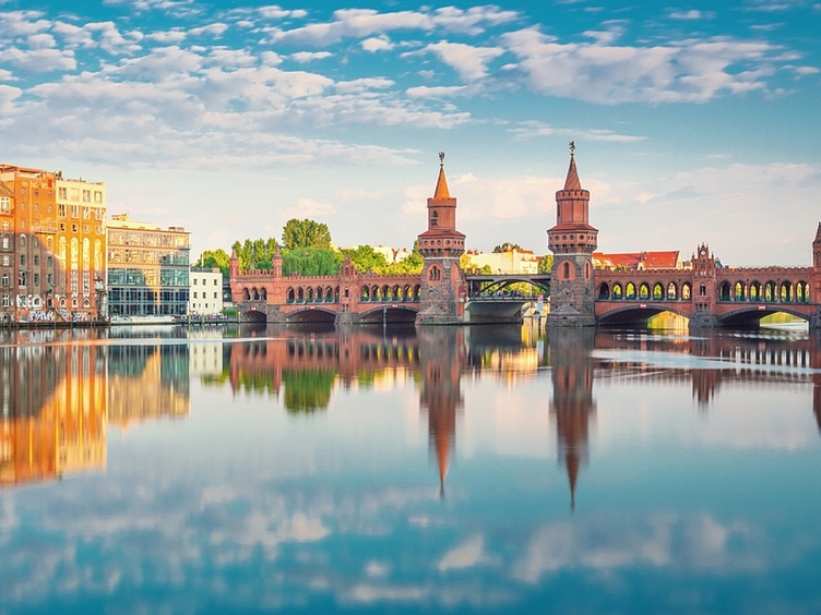 Oberbaum bridge 800x800