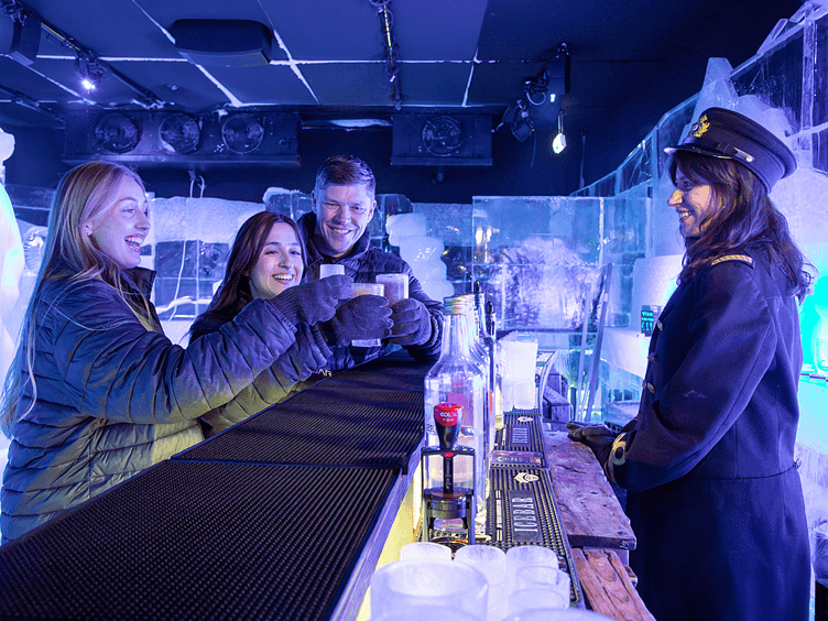 Icebar Berlin drinks at the icebar 752x564