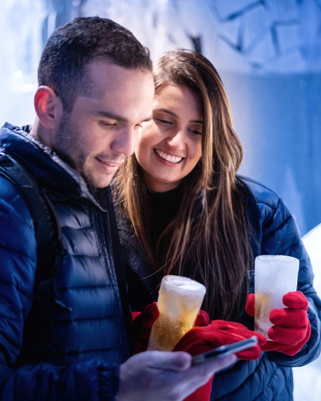 Feel the chill vibes at the Berlin Icebar ❄️ From frosty cocktails to icy sculptures, come along for the coolest experience in Berlin 💙

#berlin #berlinicebar #icebarberlin #berlincity #berlinlife #thingstodoinberlin #barsinberlin #berlinmitte #bestbarinberlin
